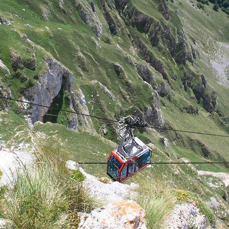 Hosteria Picos De Europa Potes Eksteriør billede