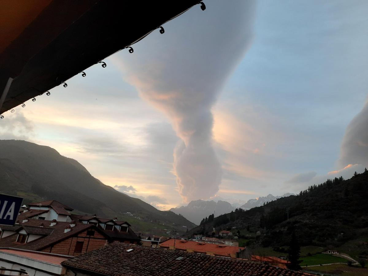 Hosteria Picos De Europa Potes Eksteriør billede