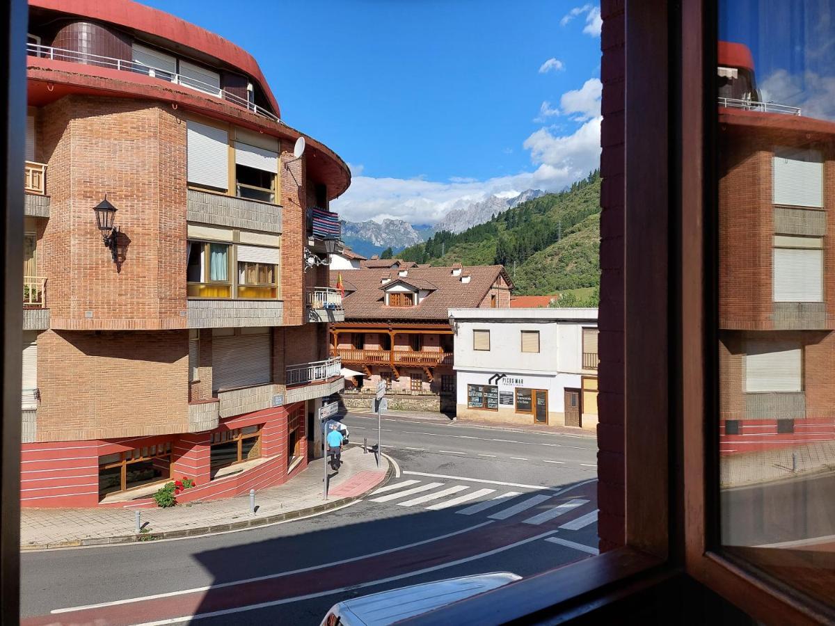 Hosteria Picos De Europa Potes Eksteriør billede