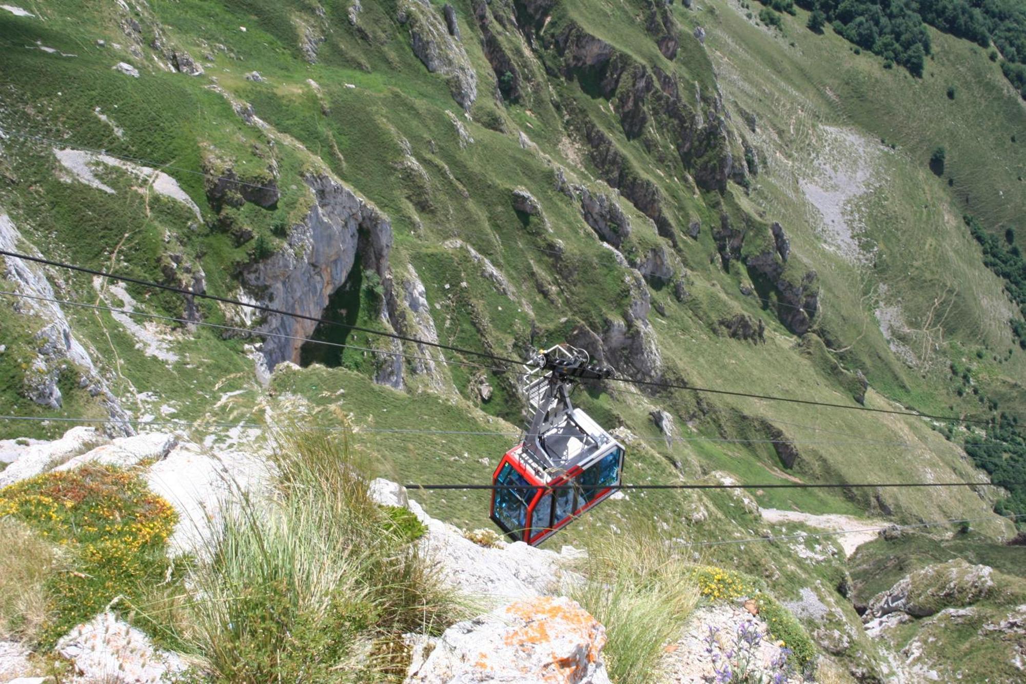 Hosteria Picos De Europa Potes Eksteriør billede