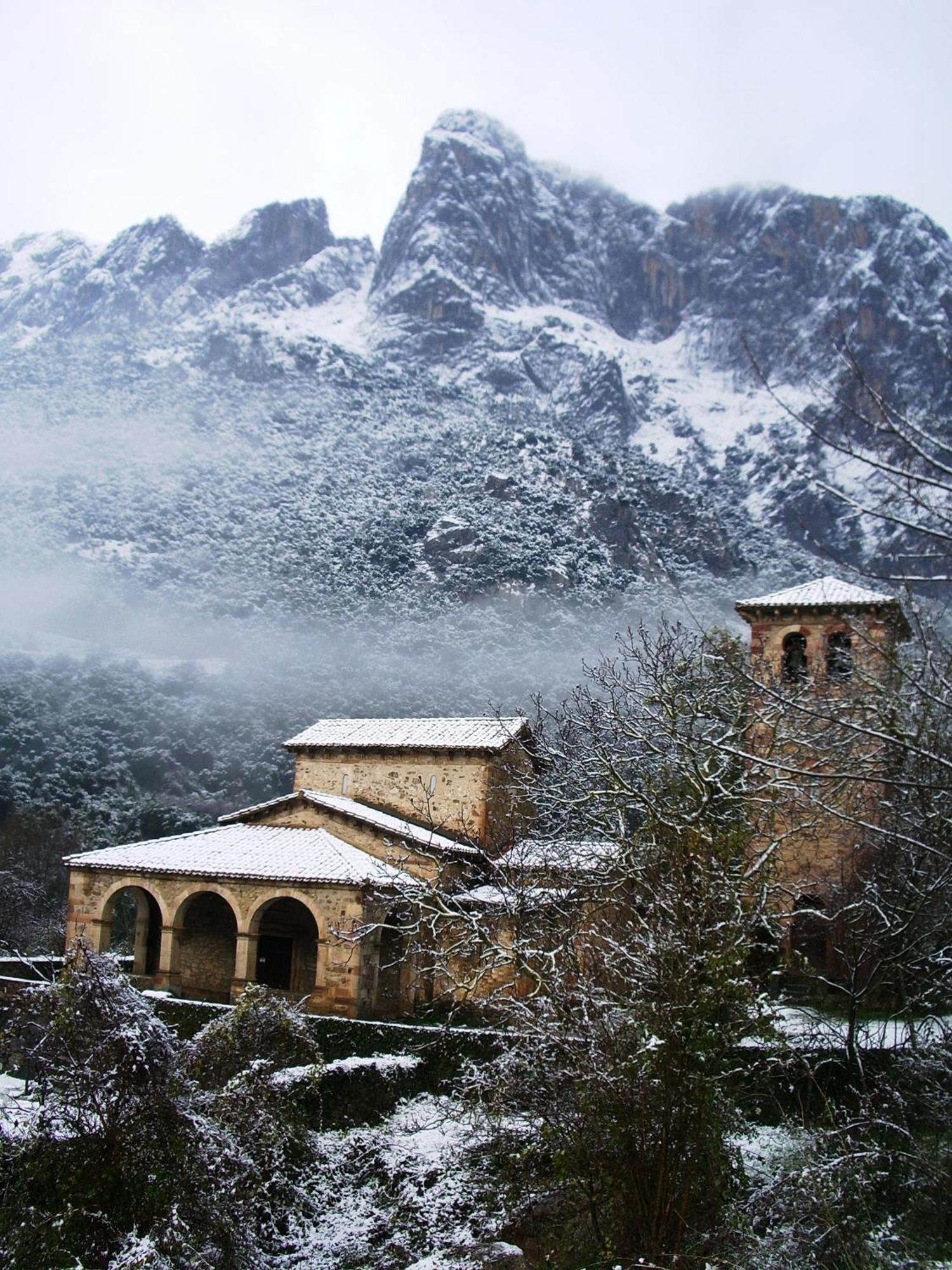 Hosteria Picos De Europa Potes Eksteriør billede