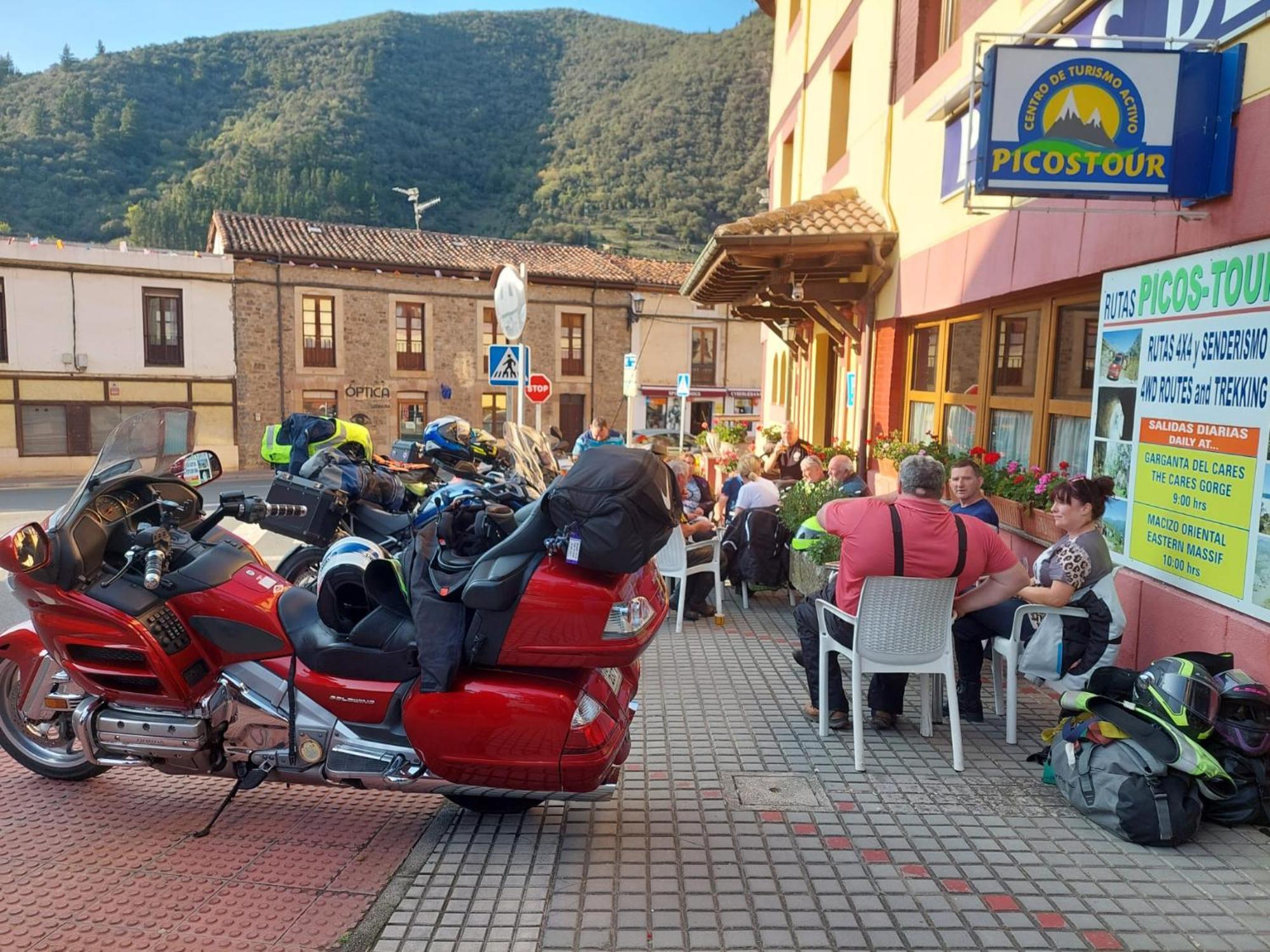 Hosteria Picos De Europa Potes Eksteriør billede
