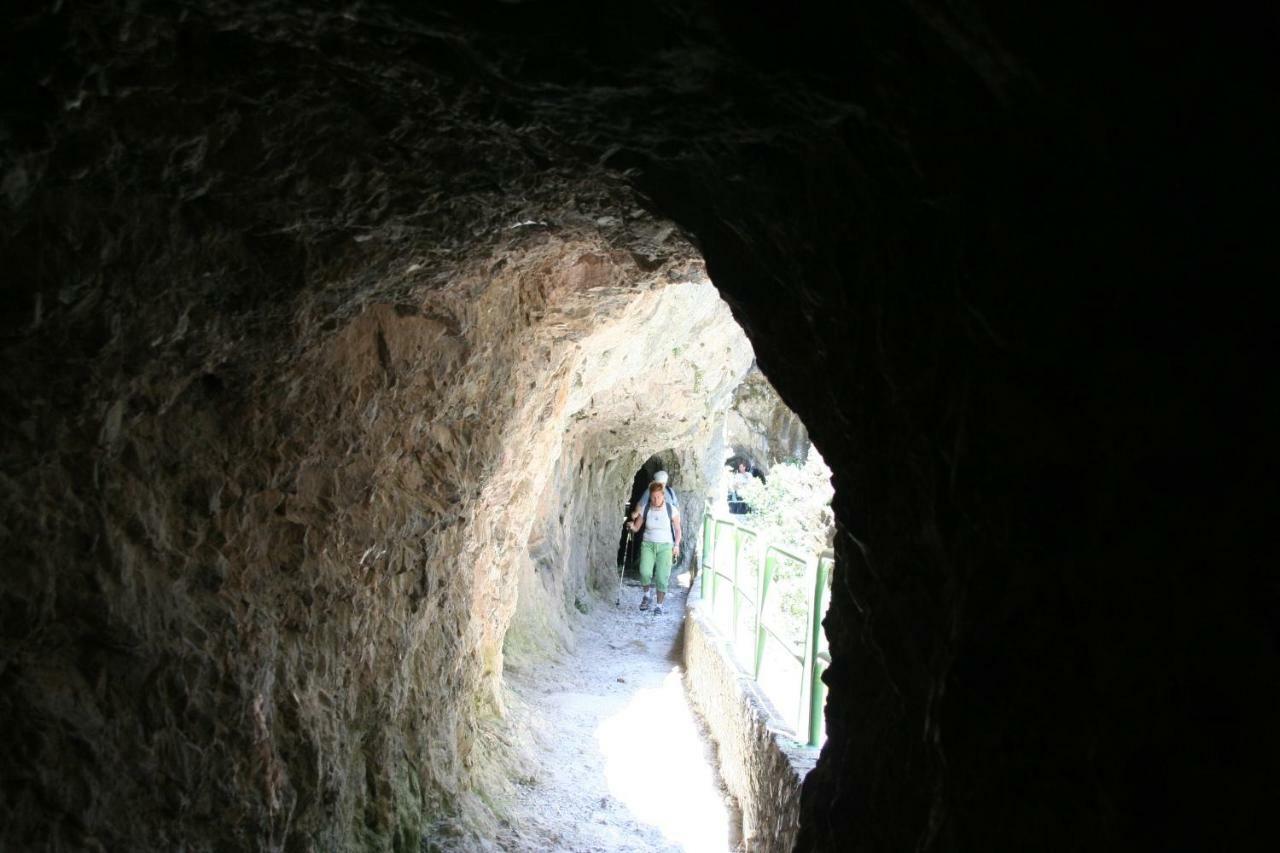 Hosteria Picos De Europa Potes Eksteriør billede