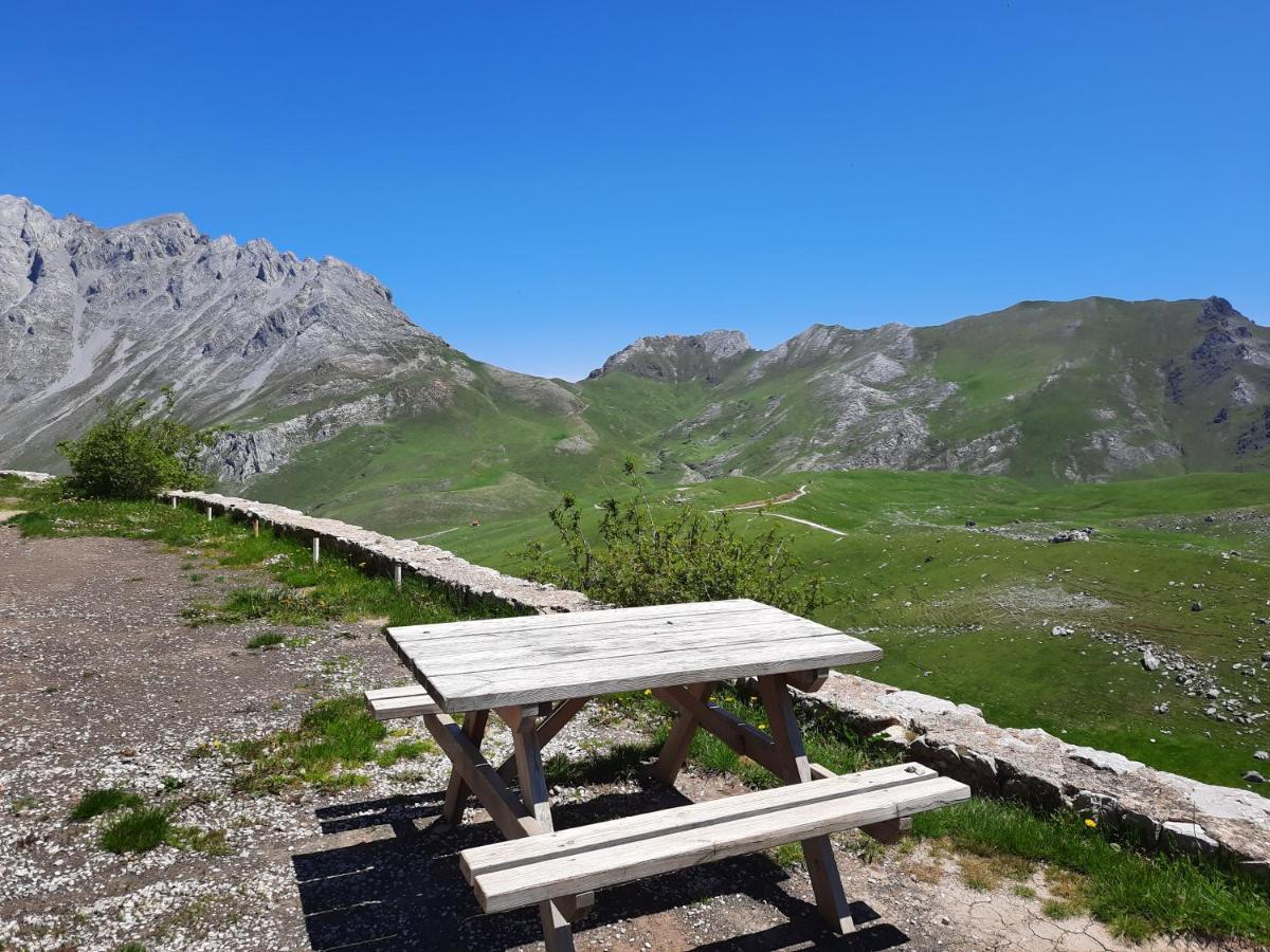 Hosteria Picos De Europa Potes Eksteriør billede